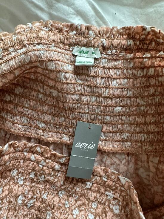 aerie Pants - Aerie NWT Floral Smocked High-Waisted Flowy Shorts Size M